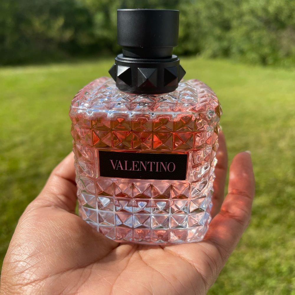 Valentin Donna Born in Roma Eau De Parfum